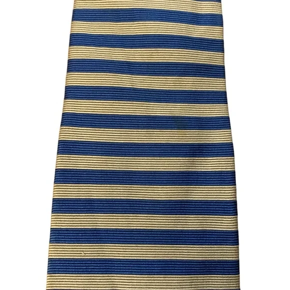 Brooks Brothers 100% silk tie. Palest Ivory & blue horizontal stripes. EUC - Picture 4 of 5